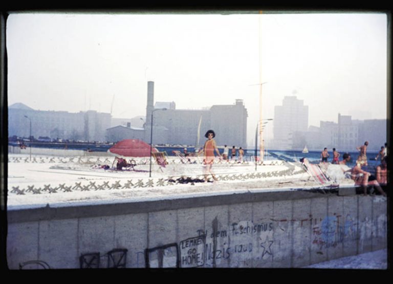 Paque_Shakti-Plakatwand.2012_01_6211b949e1